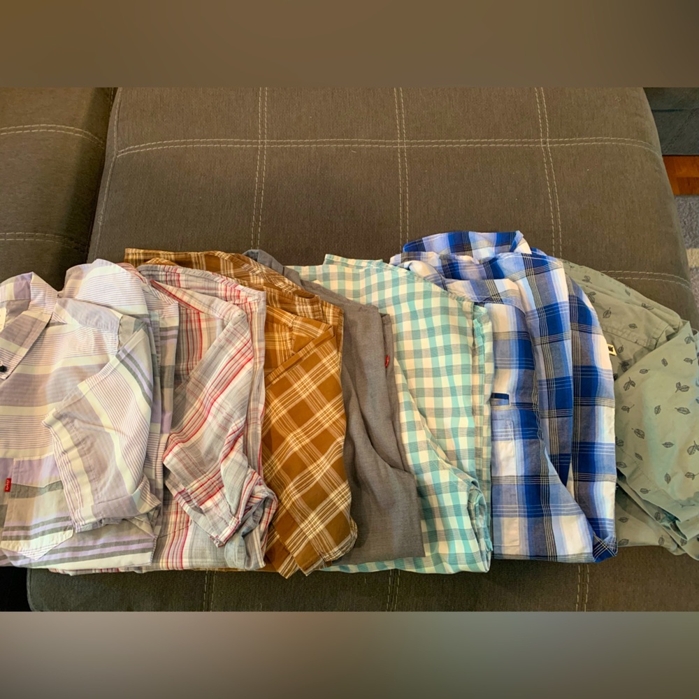 7 Mens short sleeve button up shirts.